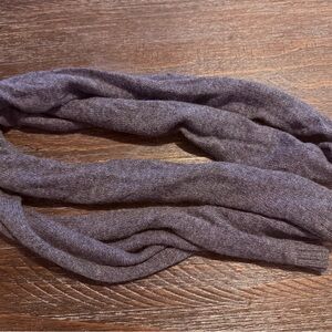 Cozy Gray Cashmere Scarf